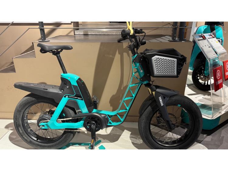 VELO ELECTRIQUE YAMAHA BOOSTER EASY ETAT NEUF