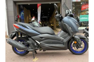 YAMAHA XMAX 125