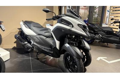 YAMAHA TRICITY 300