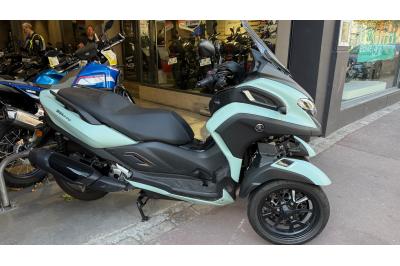 YAMAHA TRICITY 300