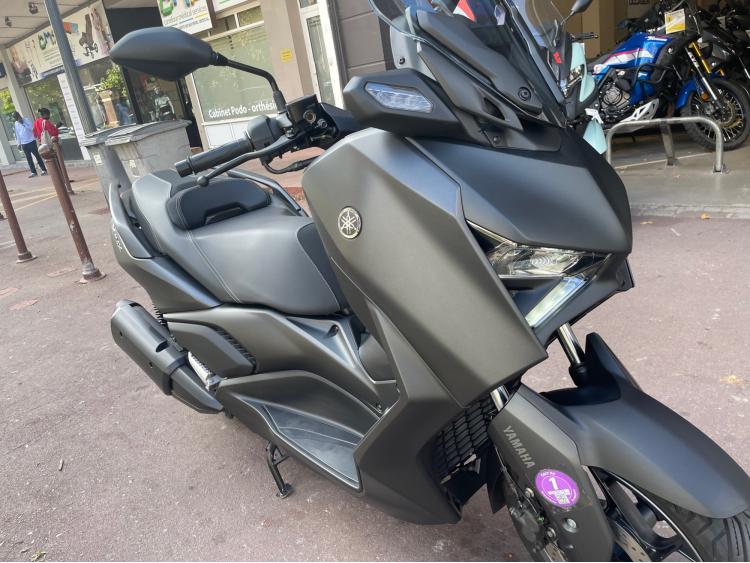 YAMAHA XMAX 300 1EREMAIN/ETATNEUF