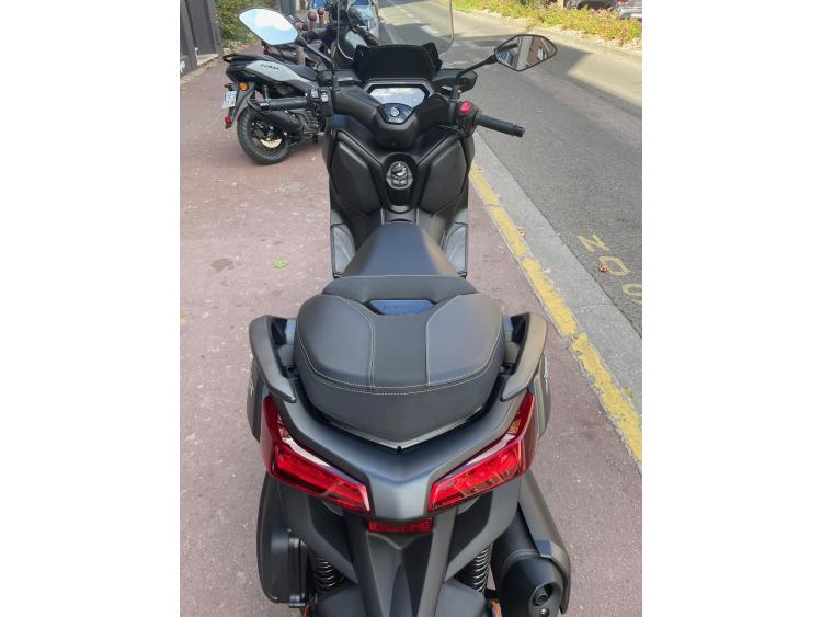 YAMAHA XMAX 300 1EREMAIN/ETATNEUF