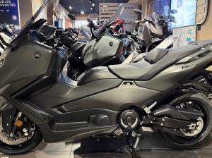 YAMAHA XP T-MAX 560 1ER MAIN GARANTIE 5 ANS