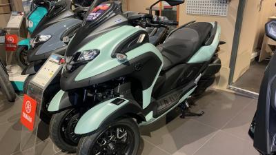 YAMAHA TRICITY 300