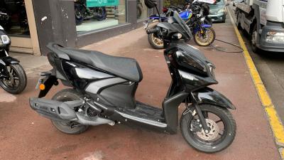 YAMAHA RayZR 125