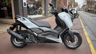 YAMAHA XMAX 125 TECH MAX 1ER MAIN ETAT NEUF