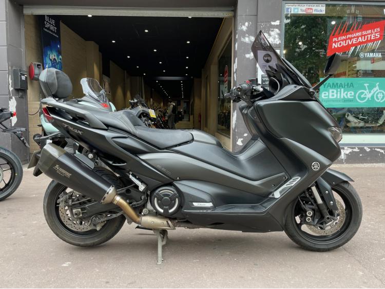 YAMAHA TMAX 560 1EREMAIN/AKRAPOVIC/ETATNEUF/GARANTIE
