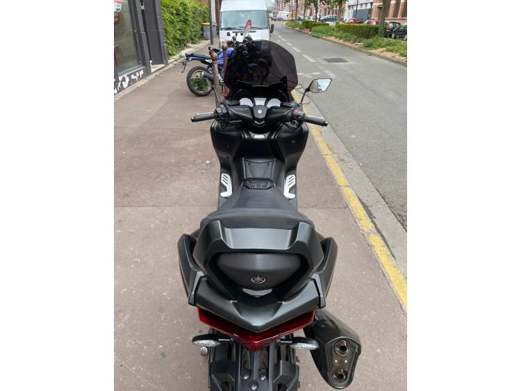 YAMAHA TMAX 560 1EREMAIN/AKRAPOVIC/ETATNEUF/GARANTIE
