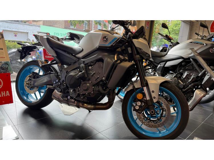YAMAHA MT-09  Y-AMT 1ER MAIN / ETAT NEUF