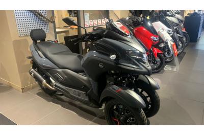 YAMAHA TRICITY 300