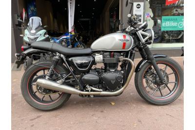 TRIUMPH STREET TWIN  900