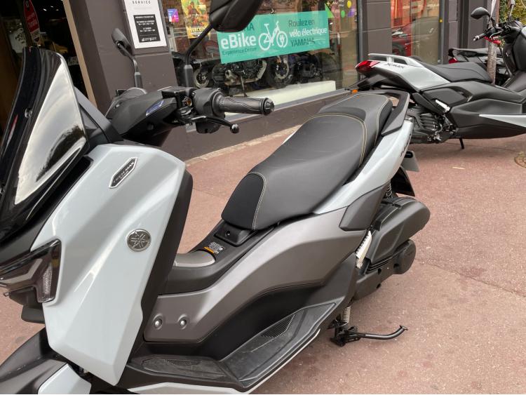 YAMAHA NMAX 125 TECH MAX  GARANTIE 06/2030