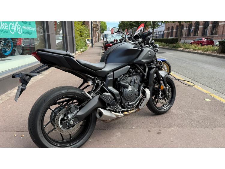 YAMAHA MT-07 Y-AMT 35 KW 1ER MAIN ETAT NEUF